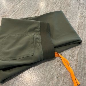 Figs Livingston Olive scrub pant Olive